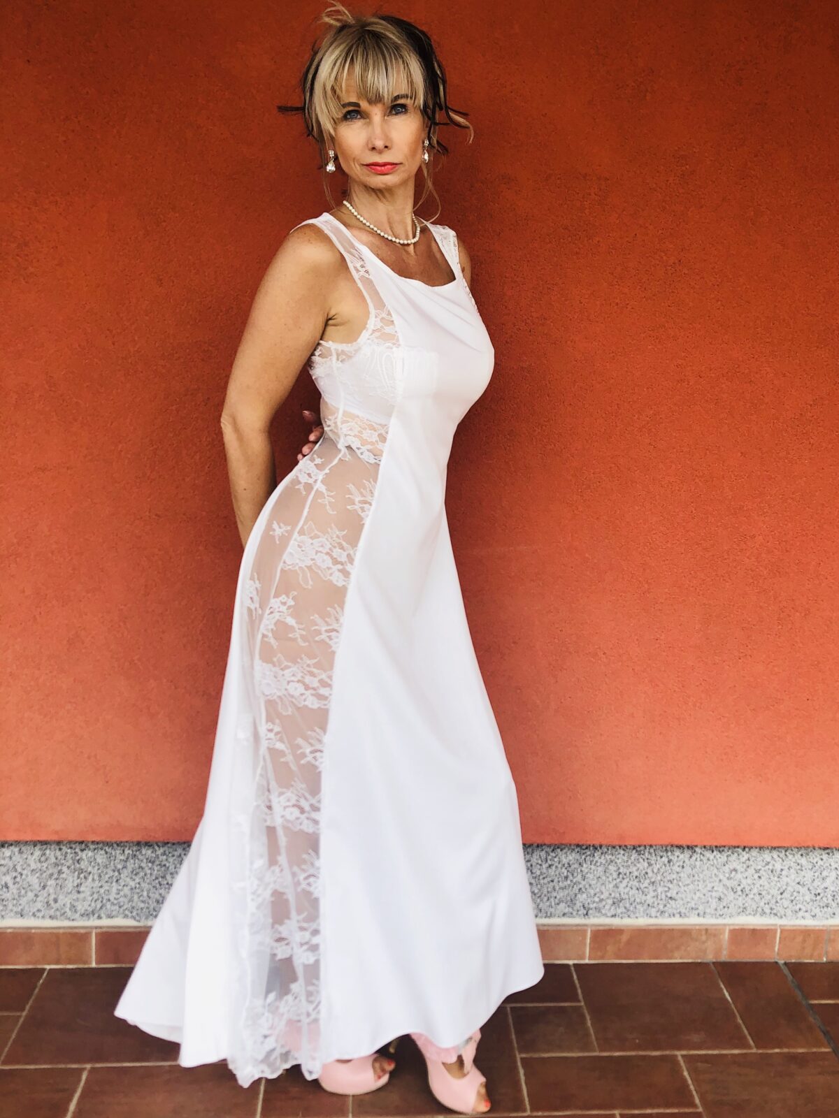 Luxusní svatební šaty pro odvážnější nevěsty - S