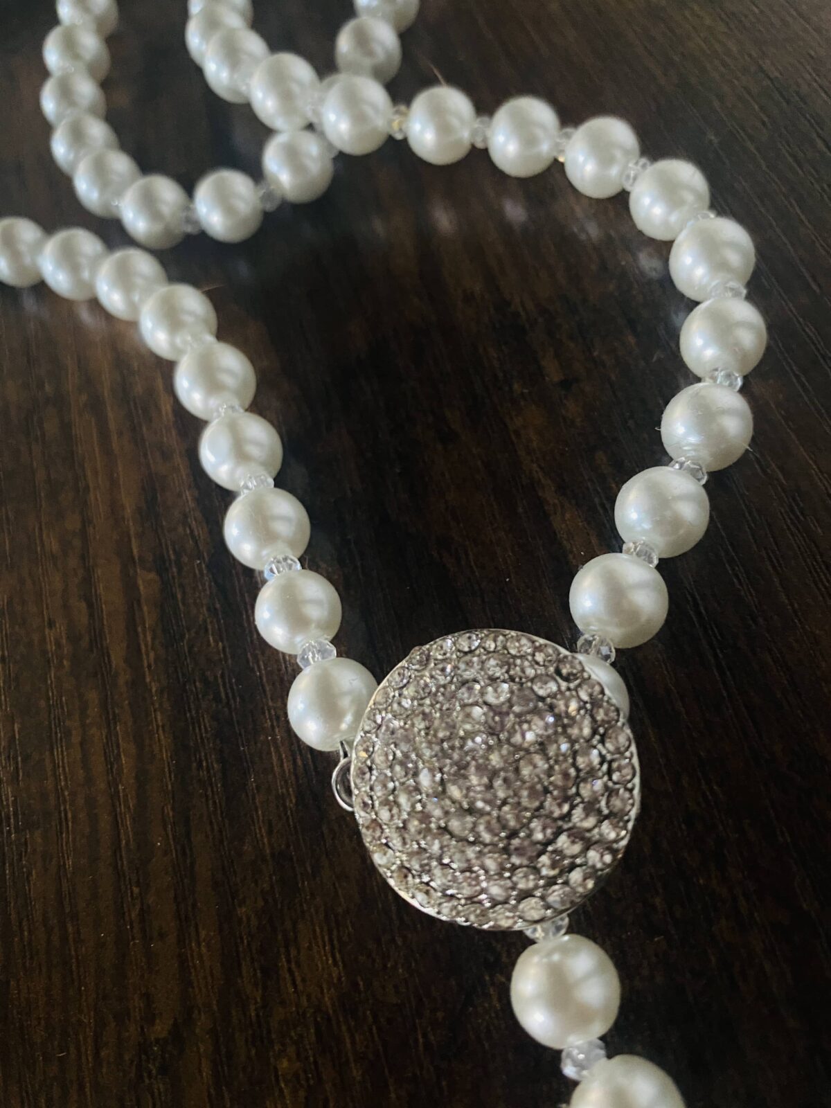 Luxusní dlouhý perlový náhrdelník