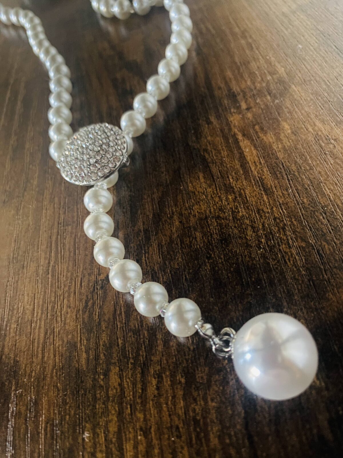Luxusní dlouhý perlový náhrdelník